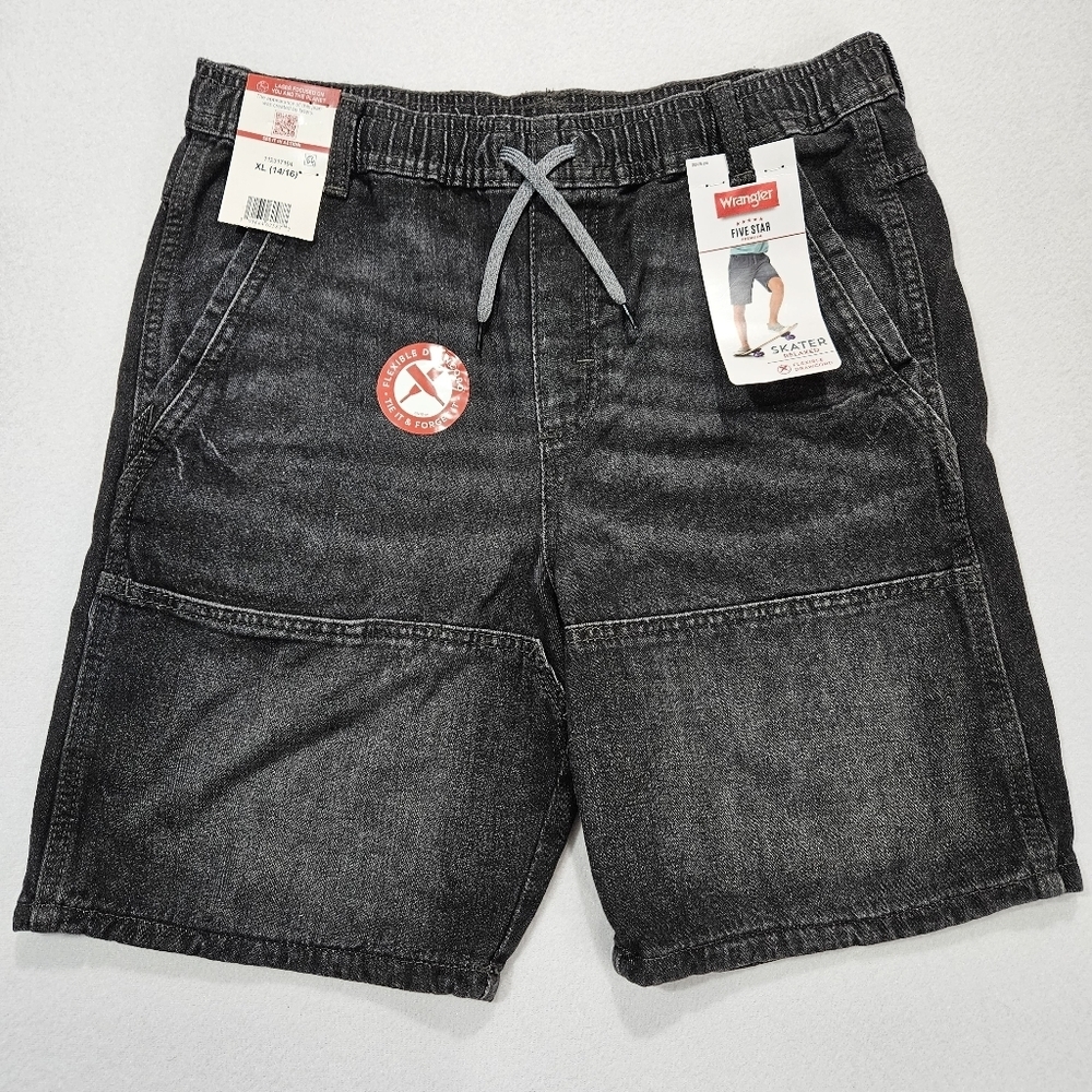 Wrangler Five Star Skater Relaxed Boys Black Pull On Shorts Size XL Size 14-16
